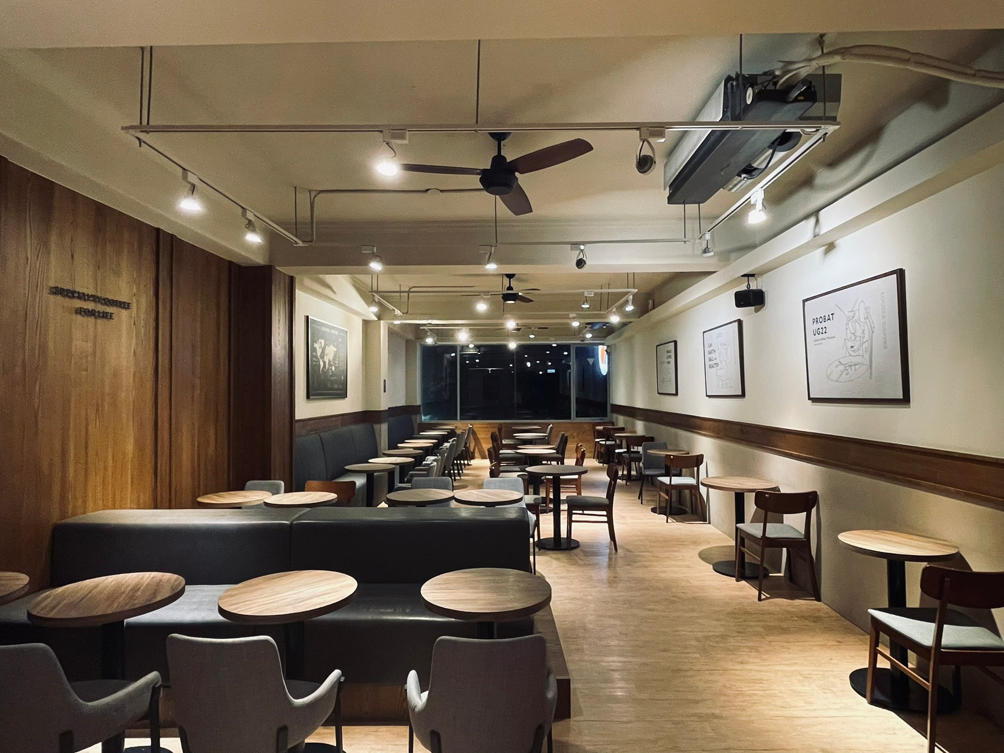 Louisa Coffee-信義金山直營門市